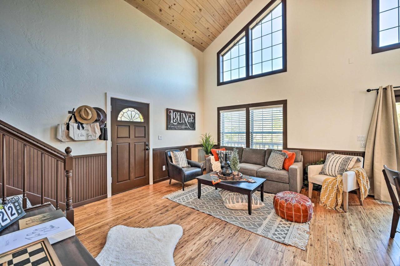 Inviting Julian Home With Scenic View And Hot Tub Exterior photo